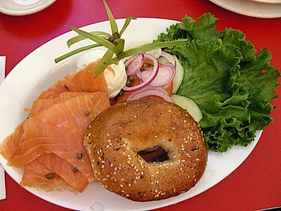 Bagel saumon fumé et fromage frais