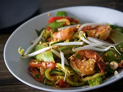 Crevettes à l'ail et spaghetti de courgettes
