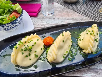 Kasnudeln (raviolis au fromage)