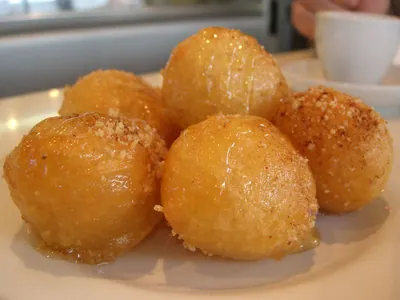 Loukoumades (beignets au miel)