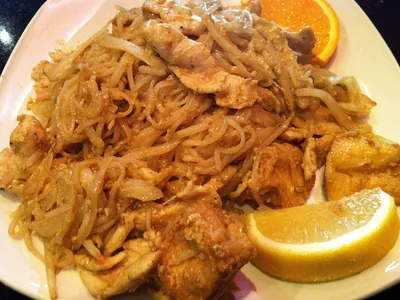 Pad Thaï au poulet et nouilles de riz