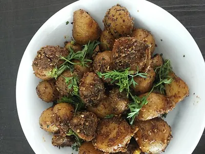 Poêlée de pommes de terre, lardons et oignons