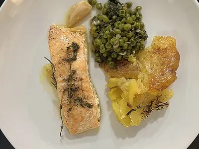 Saumon au four, patate douce et haricots verts