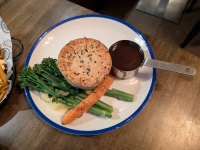 Steak and ale pie