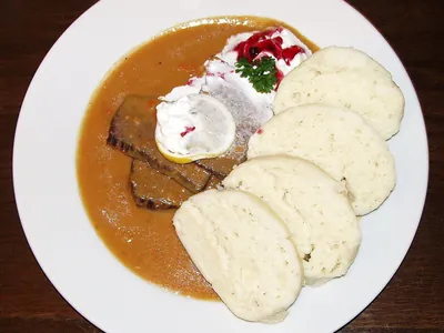 Svíčková (bœuf à la crème)