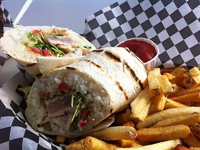 Wrap au thon et crudités