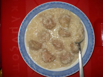 Youvarlakia avgolemono (boulettes sauce citron)